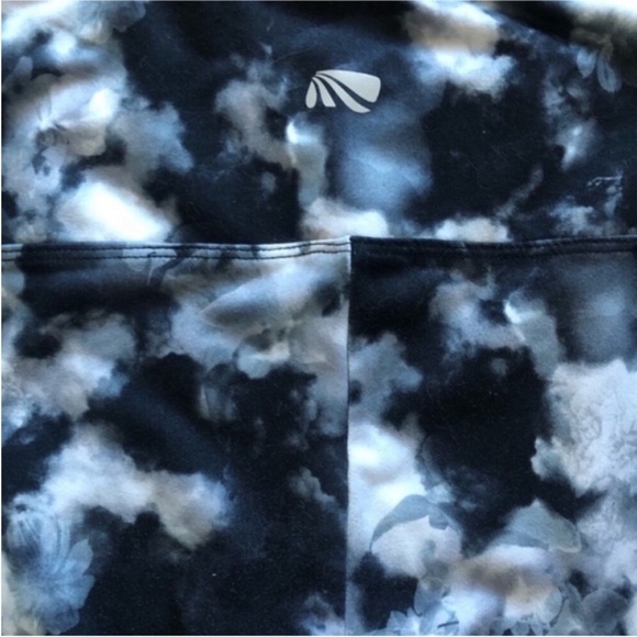 Marika Pattern Leggings - Picture 7 of 8